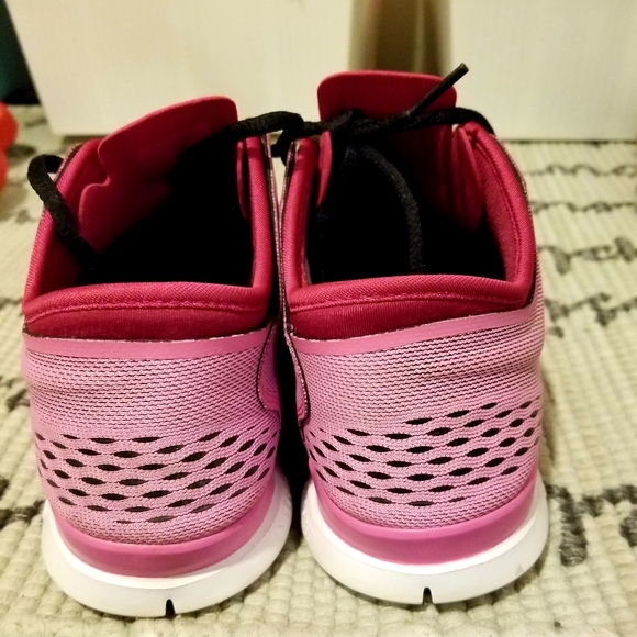 Nike size 7 - Picture 2 of 3